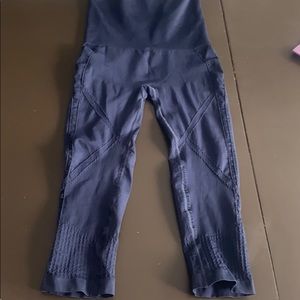 Belly Bandit Mother Tucker active Capri leggings